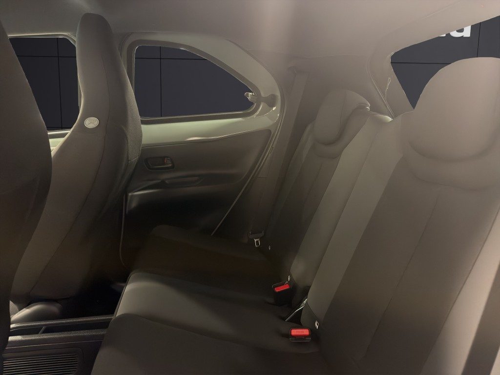 TOYOTA Aygo X 1.5 Hybrid 115 CV 5 porte Premium - 13