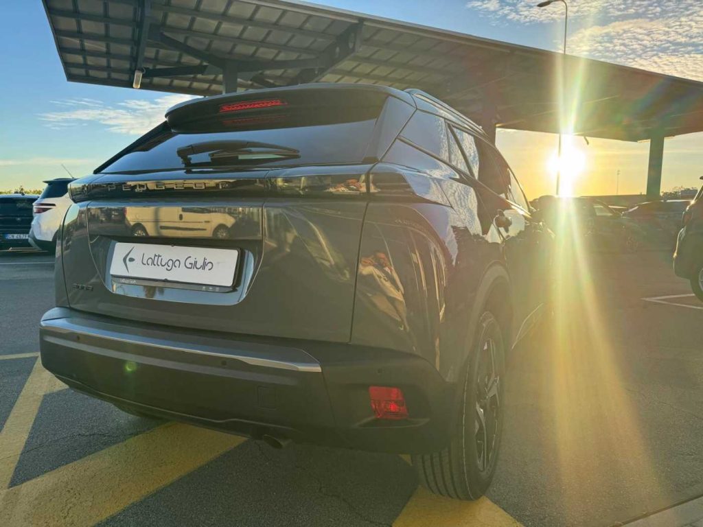 PEUGEOT 2008 Hybrid 145 e-DCS6 Allure - 6