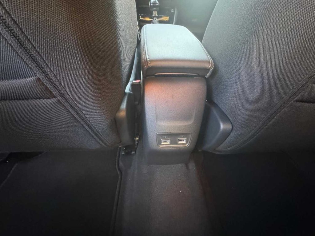 PEUGEOT 2008 Hybrid 145 e-DCS6 Allure - 12