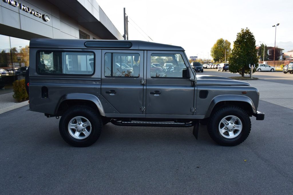 LAND ROVER Defender Defender 110 2.2 TD4 Station Wagon SE N1 AUTOCARRO - 5