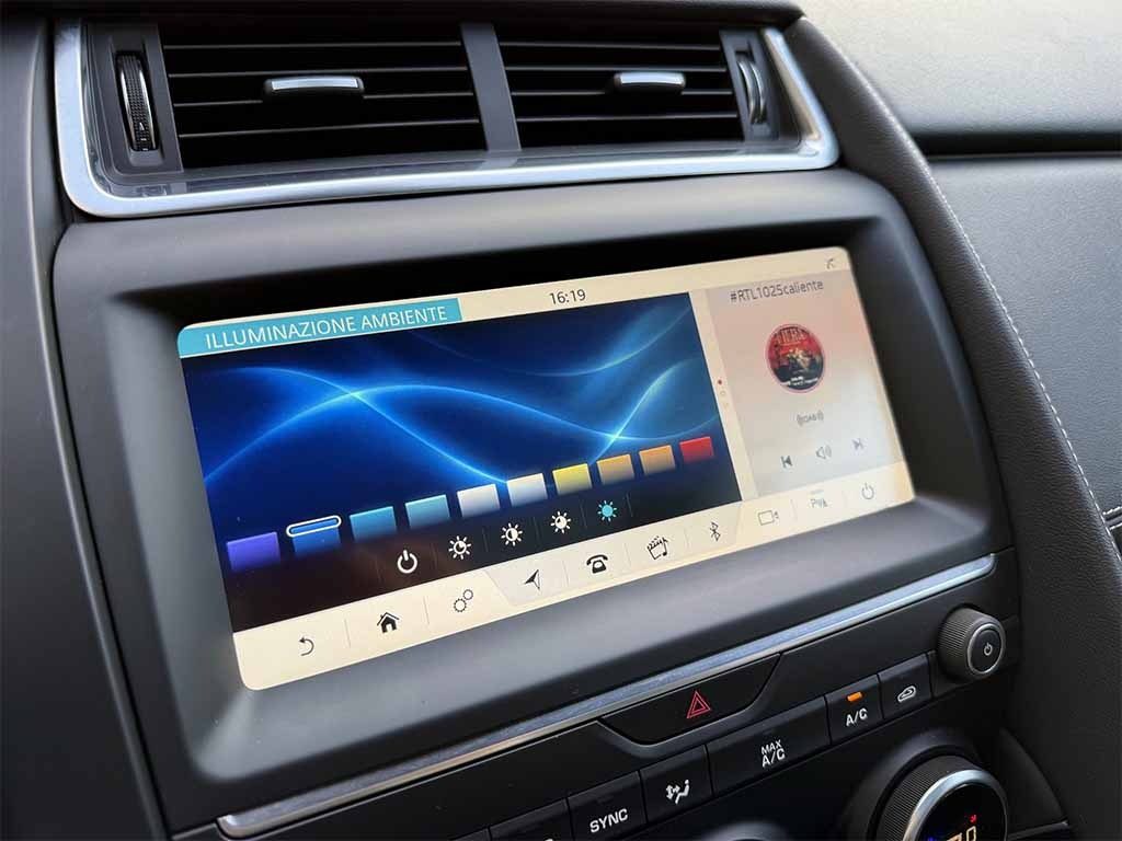 JAGUAR E-Pace 2.0d i4 R-Dynamic awd TETTO TELECAMERA IVA ESPOSTA - 24