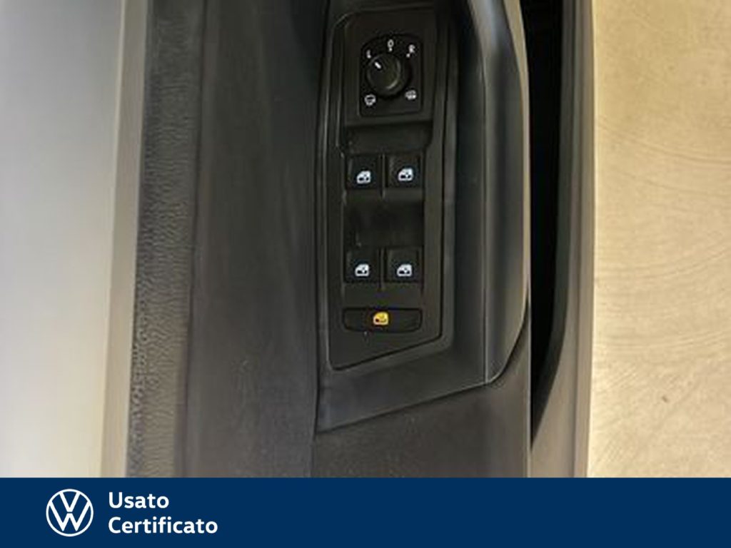 VOLKSWAGEN T-Roc 1.0 tsi life 110cv - 17