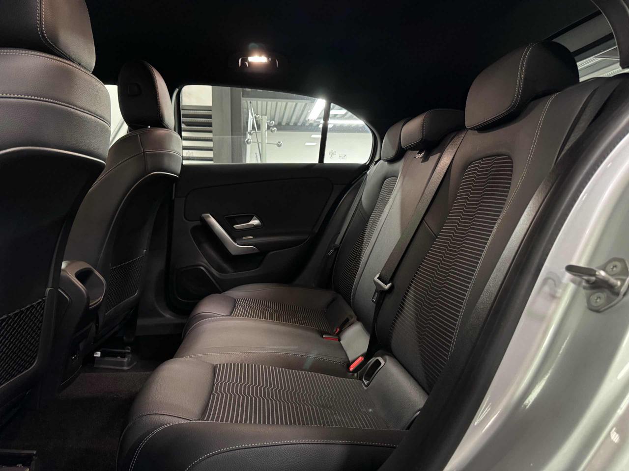 MERCEDES-BENZ A 200 d Sport - 11