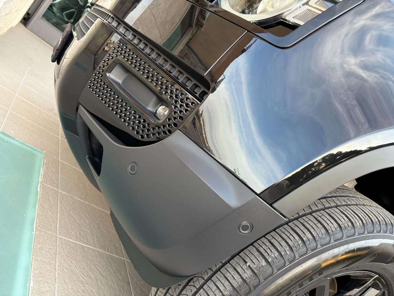 LAND ROVER Defender 90 3.0D I6 200 CV AWD Auto TOTAL BLACK. - 52