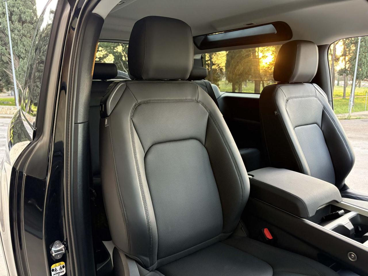 LAND ROVER Defender 90 3.0D I6 200 CV AWD Auto TOTAL BLACK. - 10