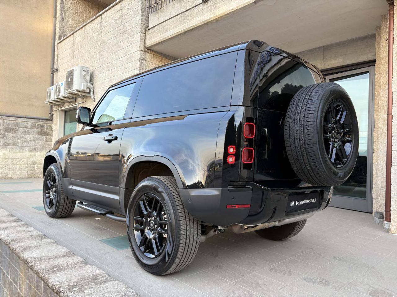 LAND ROVER Defender 90 3.0D I6 200 CV AWD Auto TOTAL BLACK. - 7