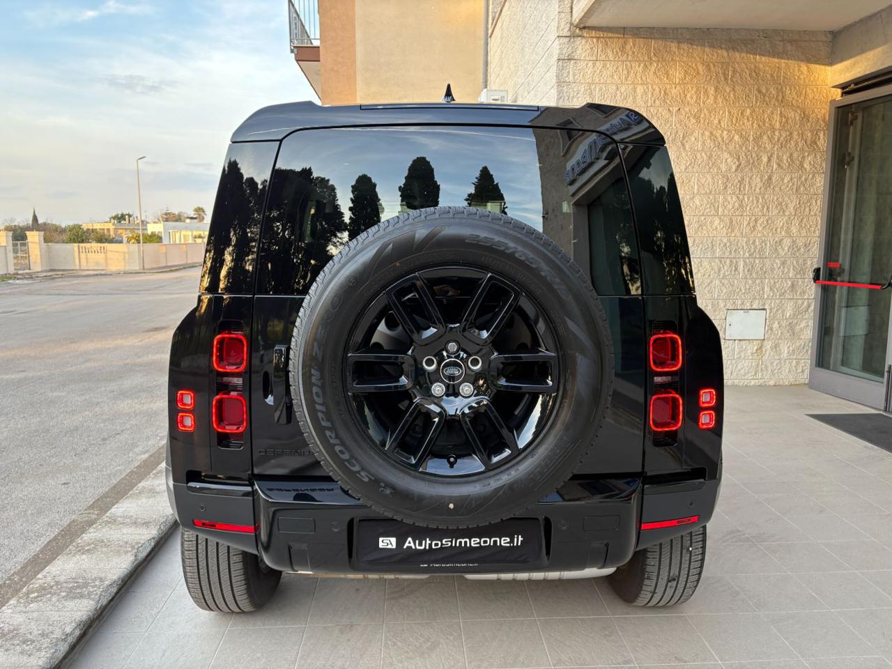 LAND ROVER Defender 90 3.0D I6 200 CV AWD Auto TOTAL BLACK. - 6