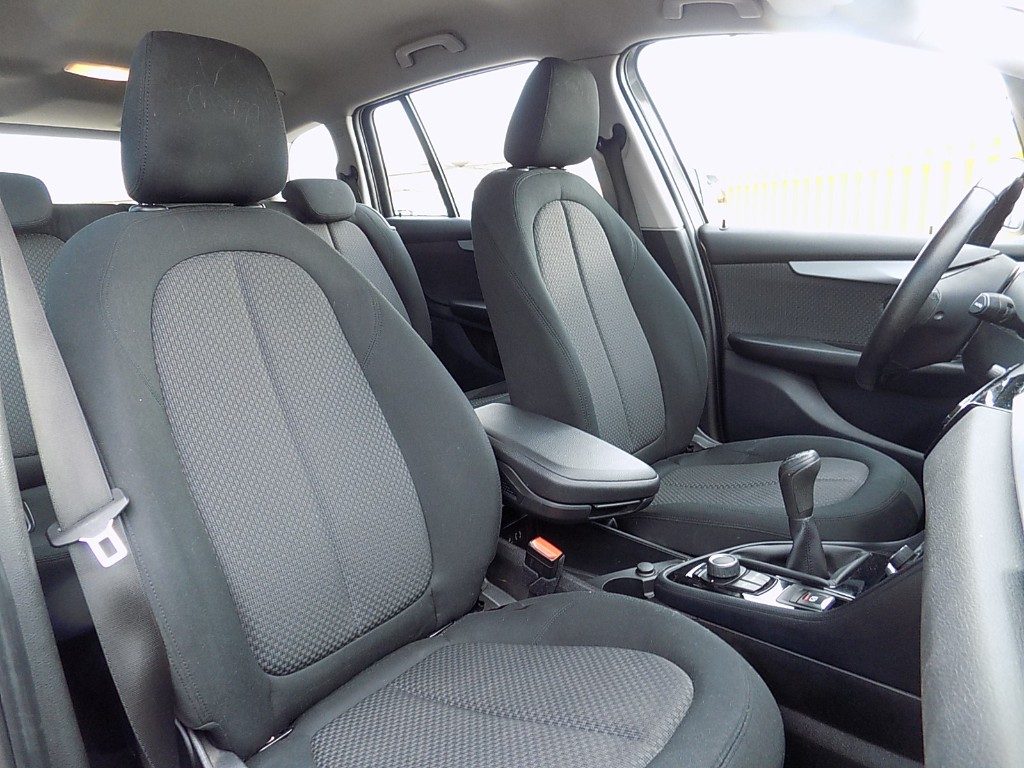 BMW 218 d Gran Tourer 7 POSTI - 14