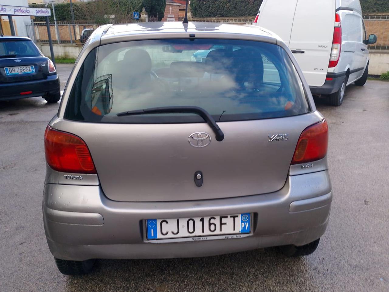 TOYOTA Yaris 1.0i 16V cat 5 porte Sol - 5