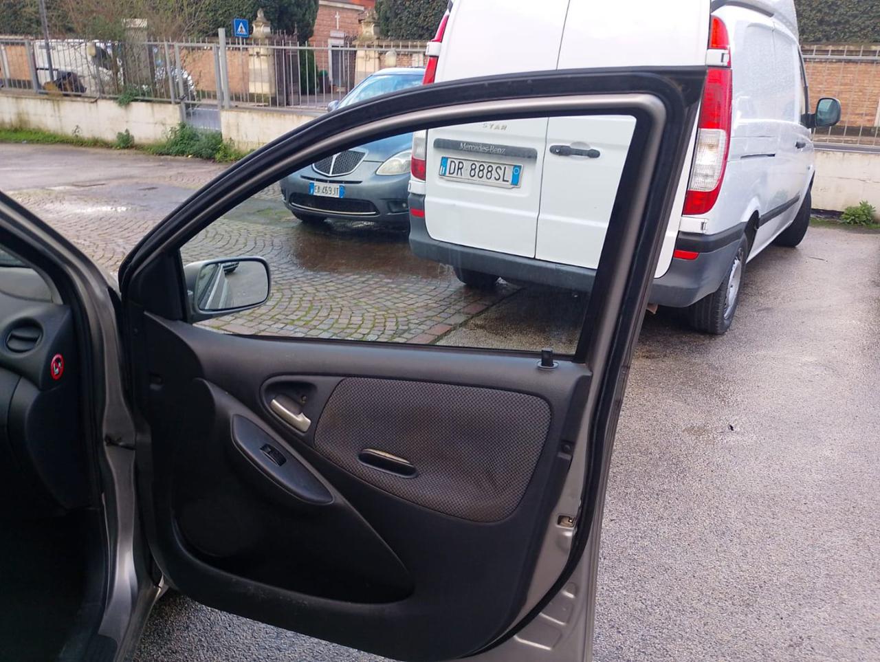 TOYOTA Yaris 1.0i 16V cat 5 porte Sol - 10