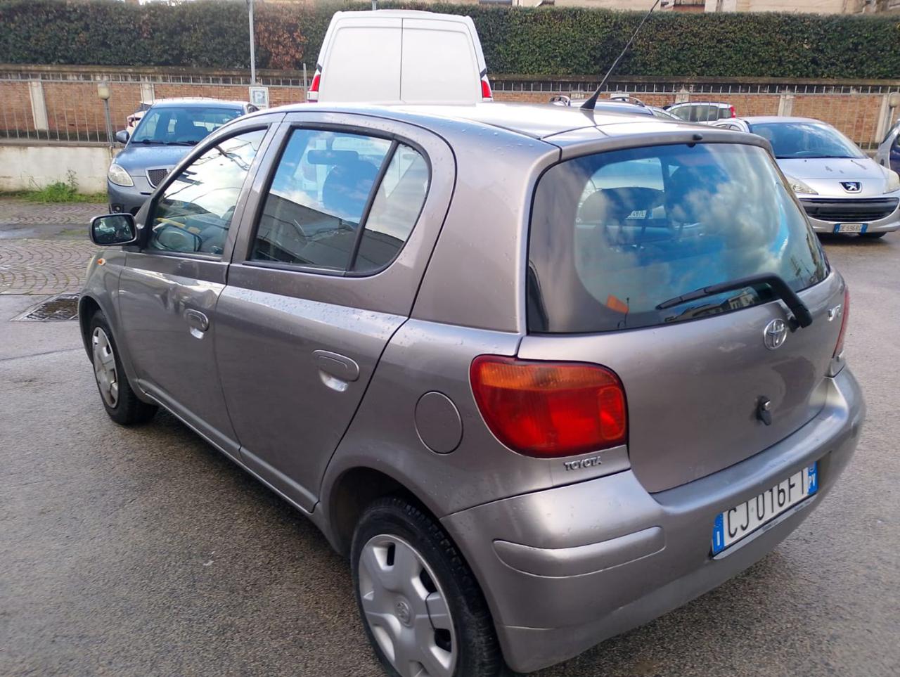 TOYOTA Yaris 1.0i 16V cat 5 porte Sol - 4