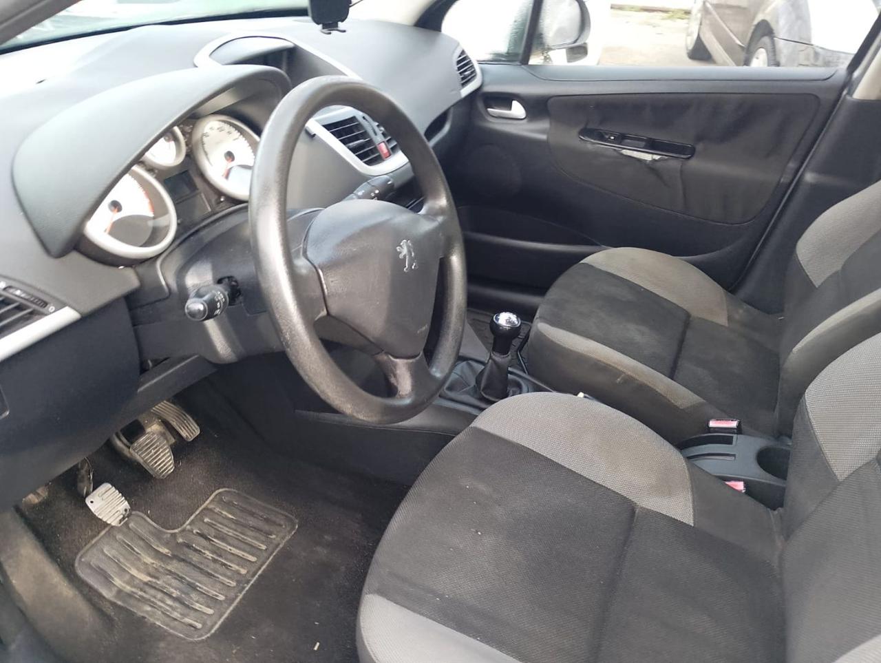 PEUGEOT 207 1.4 HDi 70CV 5p. XT - 8