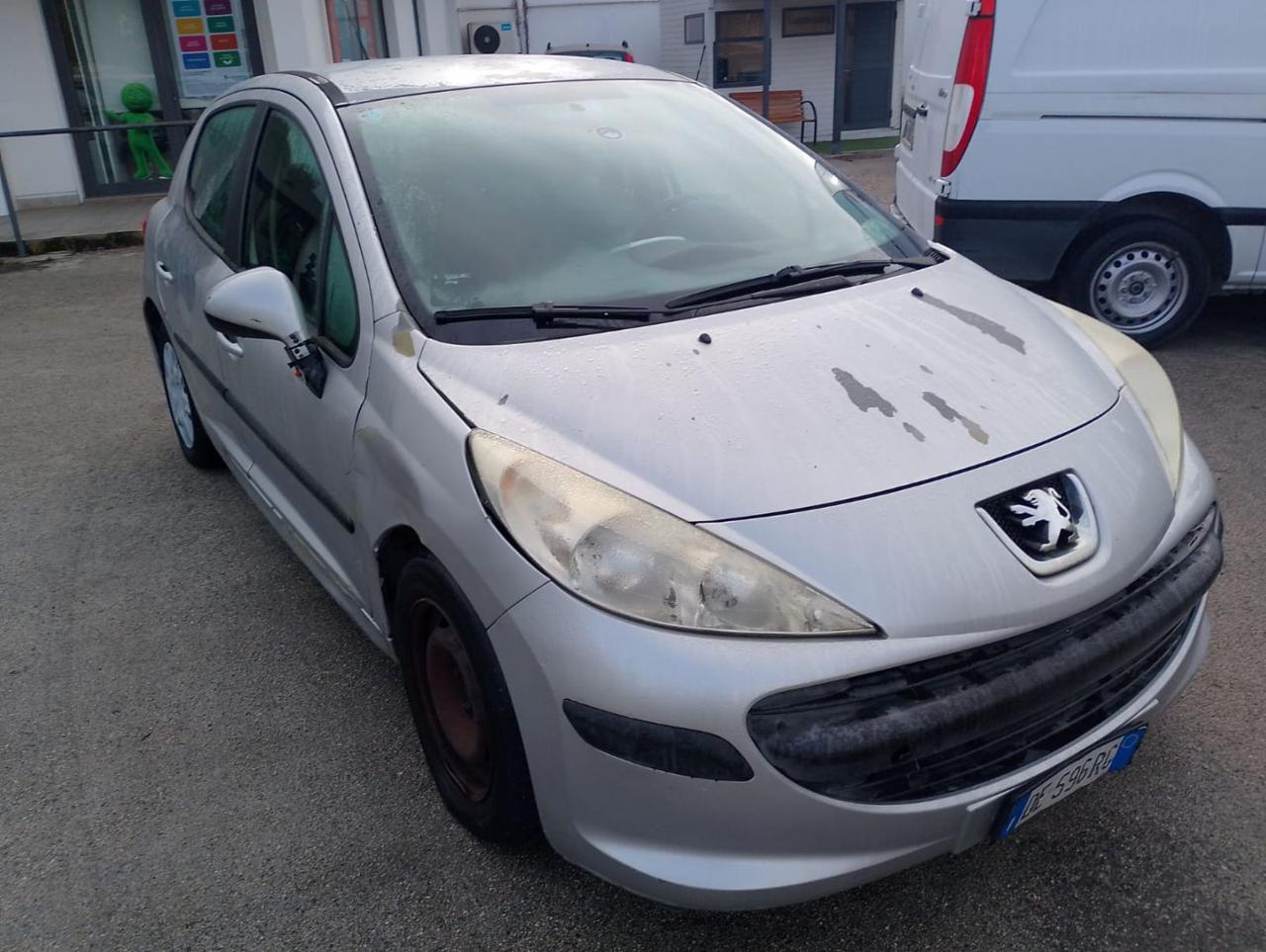 PEUGEOT 207 1.4 HDi 70CV 5p. XT - 3
