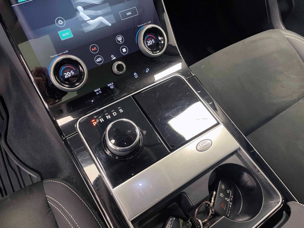 LAND ROVER Range Rover Velar 2.0D I4 HSE 180CV AUTO MY19 - 29