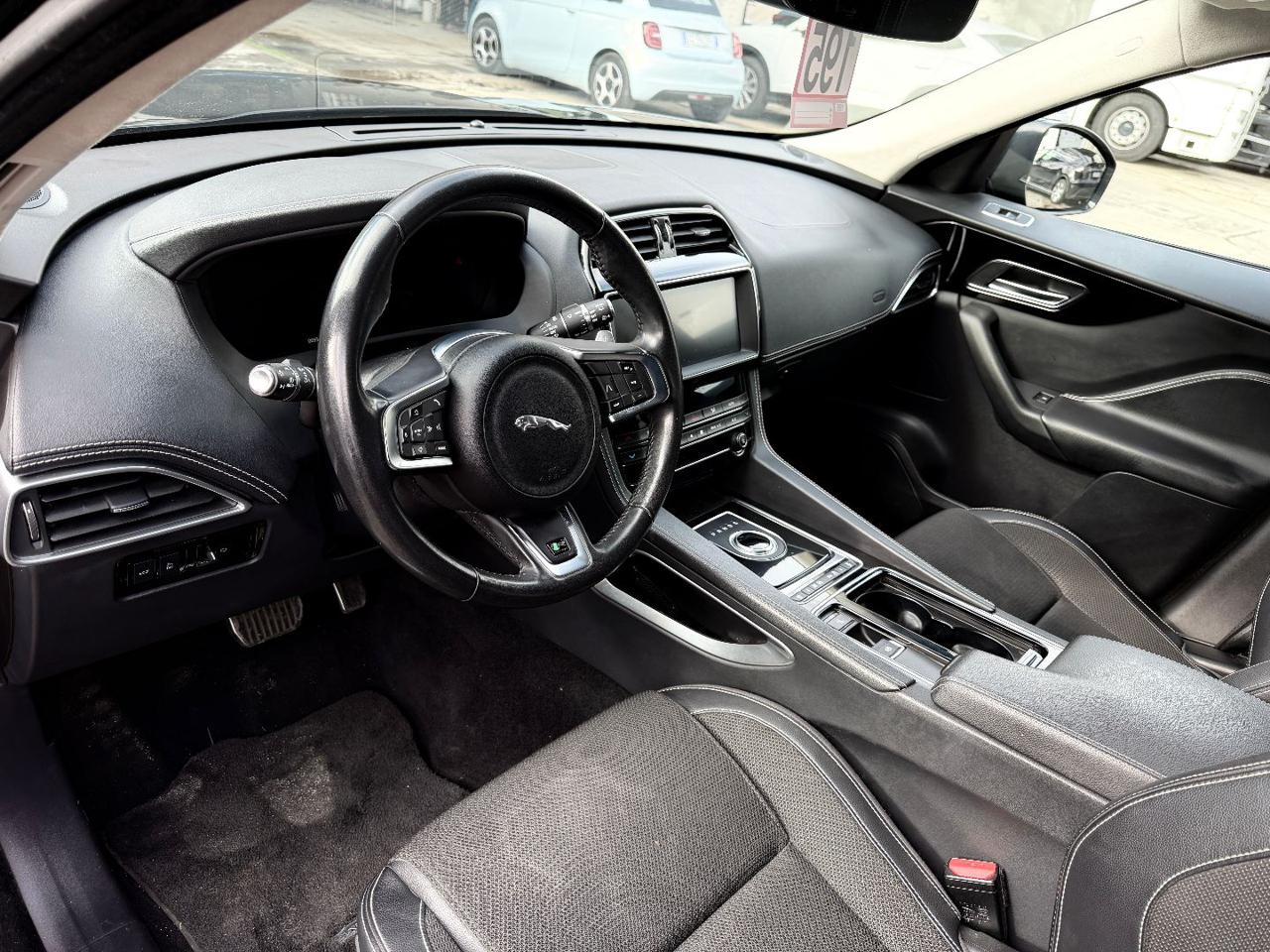 JAGUAR F-Pace 2.0 D 180 CV aut. R-Sport - 14