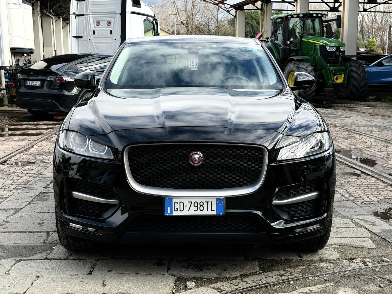 JAGUAR F-Pace 2.0 D 180 CV aut. R-Sport - 10