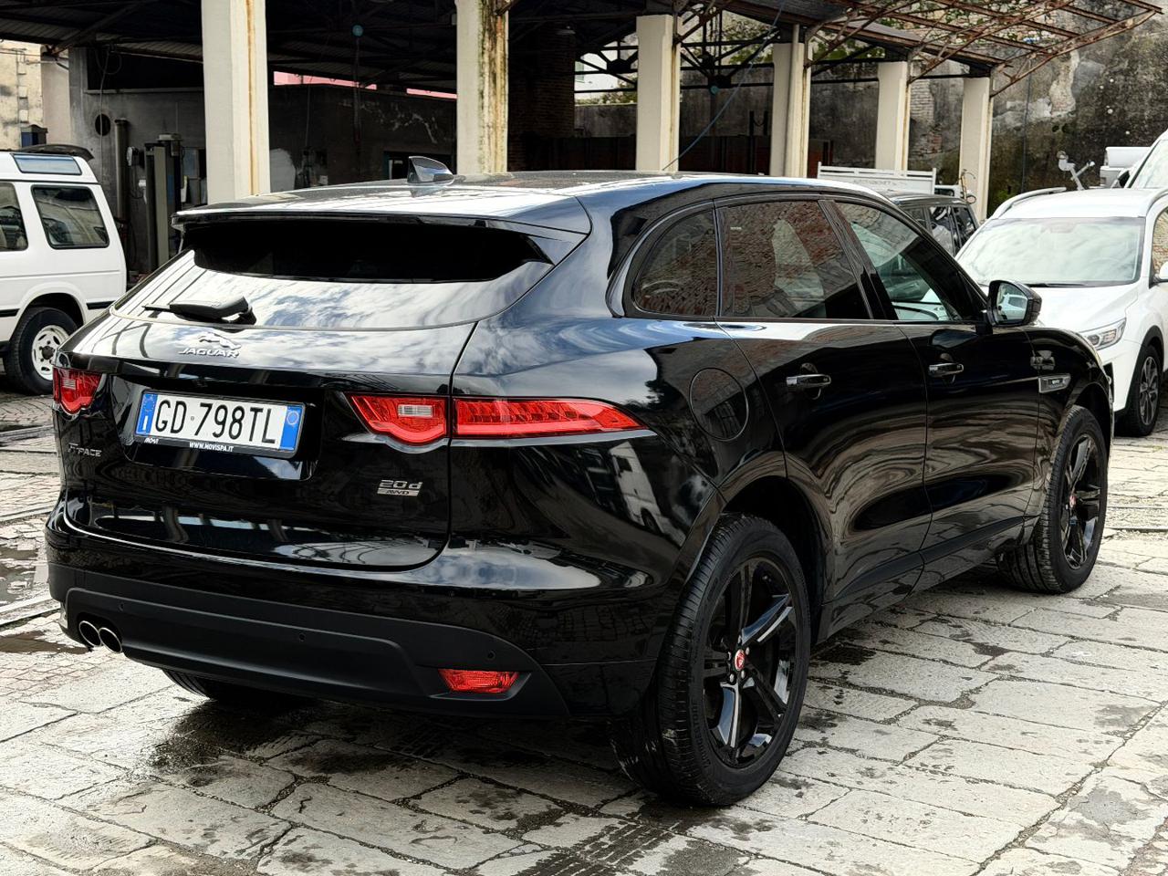 JAGUAR F-Pace 2.0 D 180 CV aut. R-Sport - 7