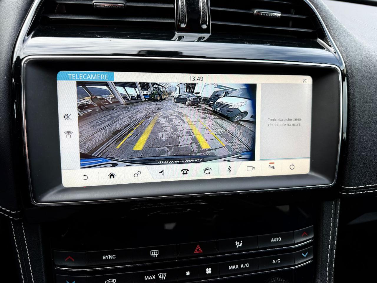 JAGUAR F-Pace 2.0 D 180 CV aut. R-Sport - 24