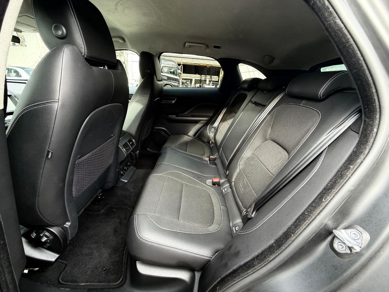 JAGUAR F-Pace 2.0 D 180 CV aut. R-Sport - 15