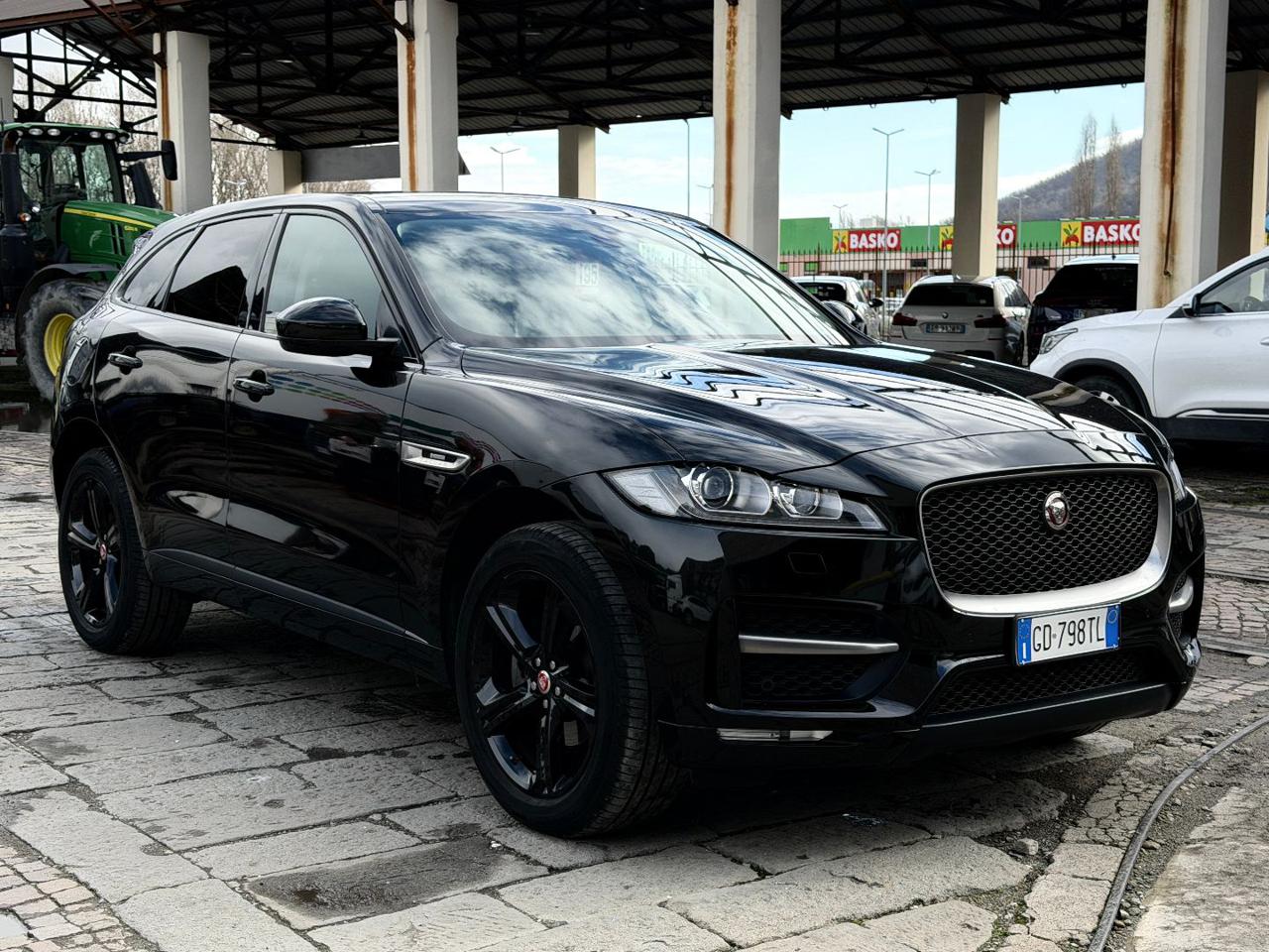 JAGUAR F-Pace 2.0 D 180 CV aut. R-Sport - 9