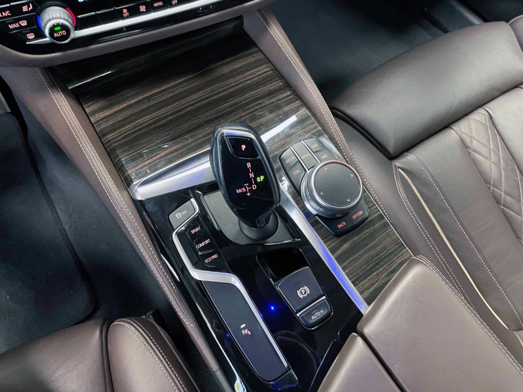 BMW 530 D XDRIVE LUXURY 249CV AUTO E6 - 28