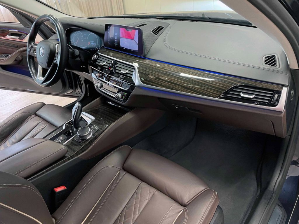 BMW 530 D XDRIVE LUXURY 249CV AUTO E6 - 53