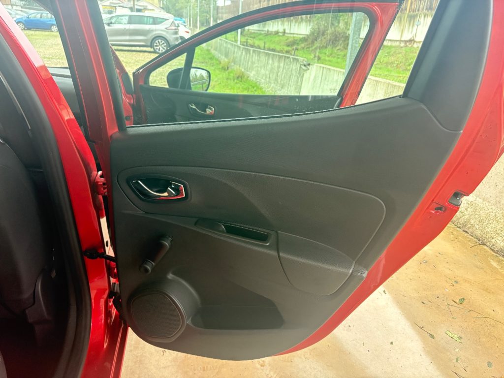 RENAULT Clio 1.2 75CV BENZINA/GPL 5 porte Live NAVI BLUETHOOTT - 32