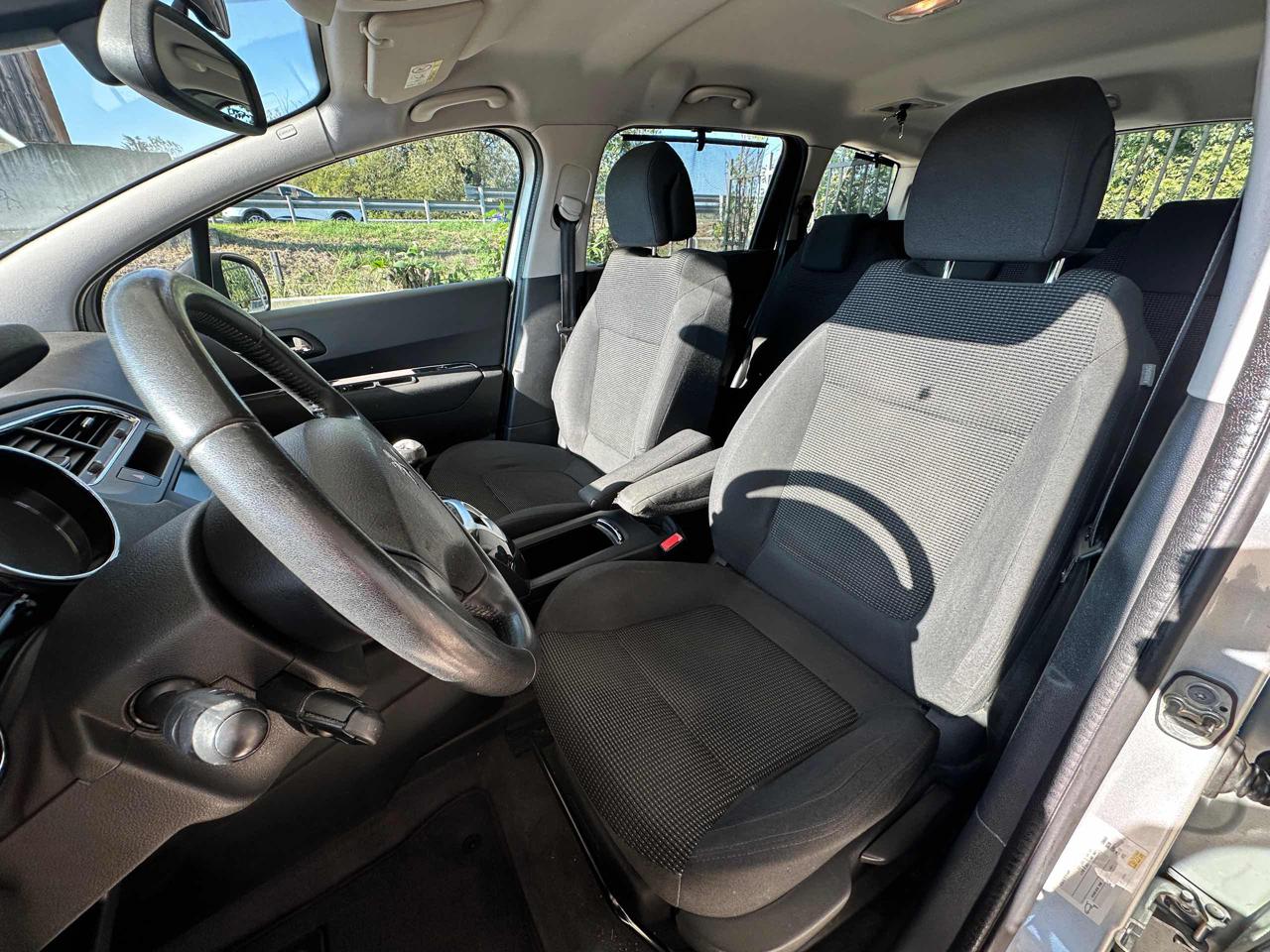 PEUGEOT 5008 1.6 HDi 115CV Business 7 POSTI  FARI FENDINEBBIA - 25