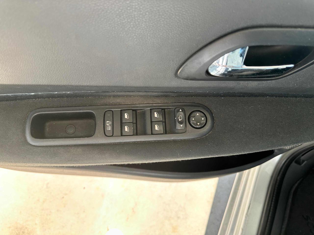 PEUGEOT 5008 1.6 HDi 115CV Business 7 POSTI  FARI FENDINEBBIA - 37