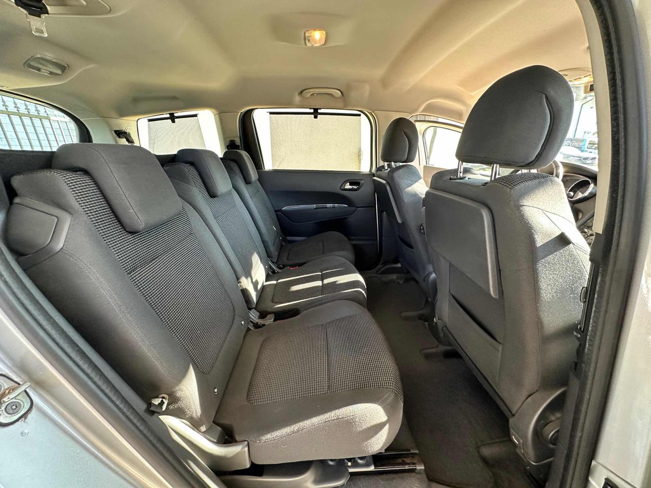 PEUGEOT 5008 1.6 HDi 115CV Business 7 POSTI  FARI FENDINEBBIA - 11