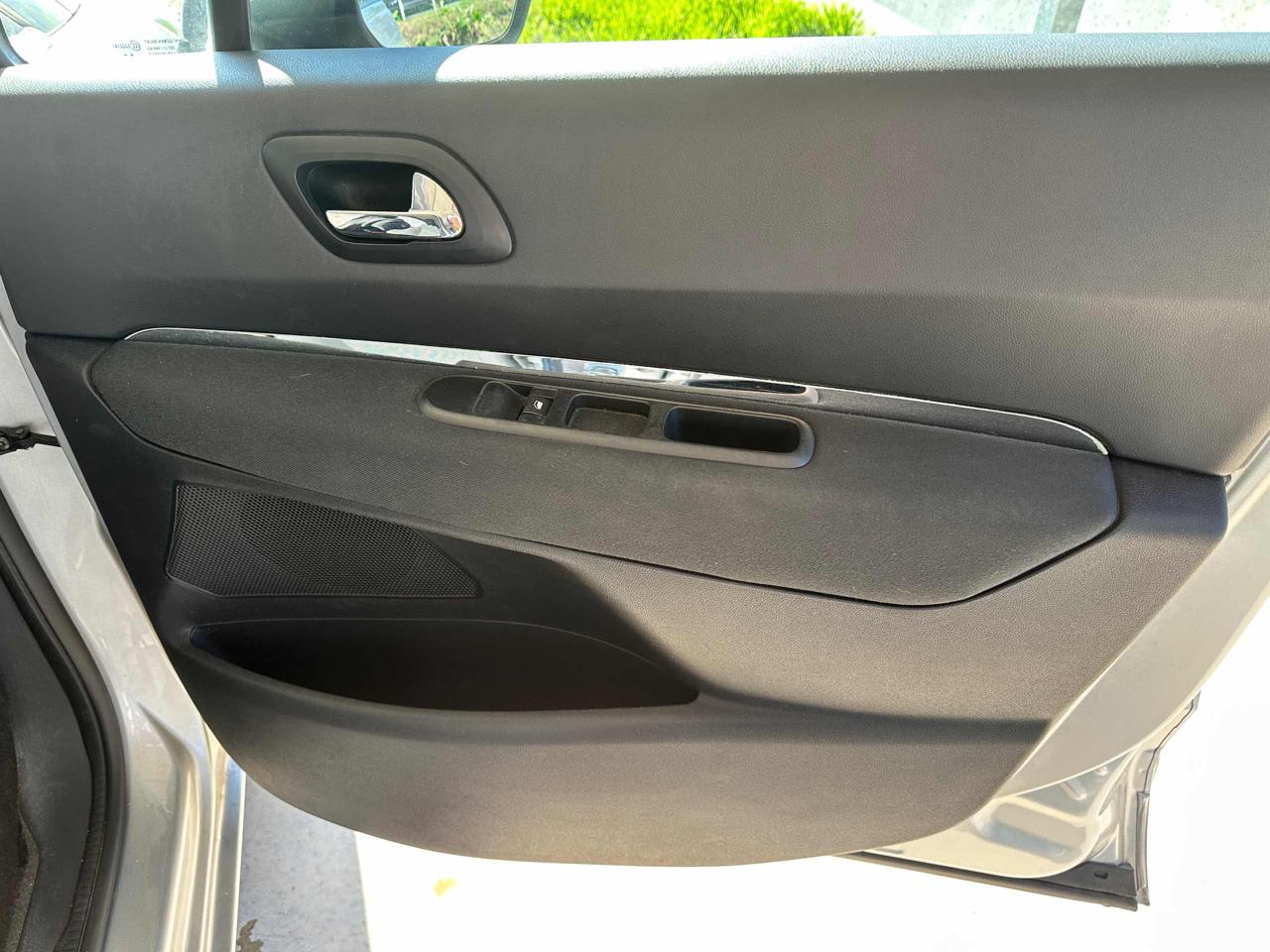 PEUGEOT 5008 1.6 HDi 115CV Business 7 POSTI  FARI FENDINEBBIA - 43