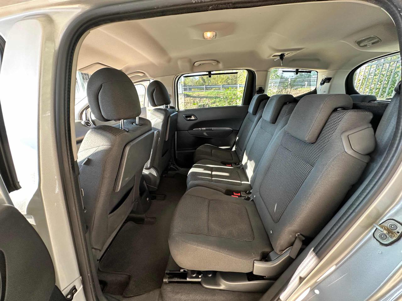 PEUGEOT 5008 1.6 HDi 115CV Business 7 POSTI  FARI FENDINEBBIA - 12