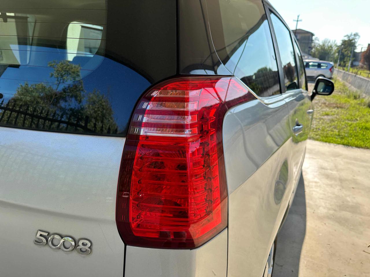 PEUGEOT 5008 1.6 HDi 115CV Business 7 POSTI  FARI FENDINEBBIA - 59