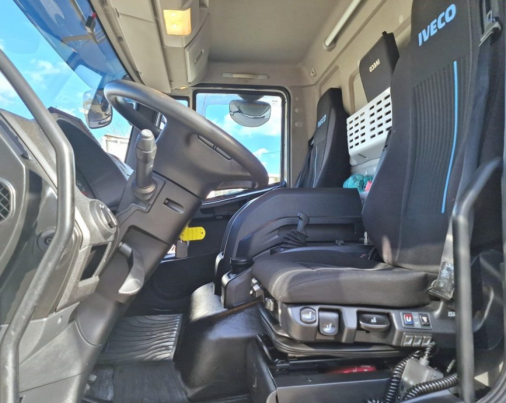 IVECO EUROCARGO 160E28 P EURO 6 FURGONE 7,40 + SPONDA - 7