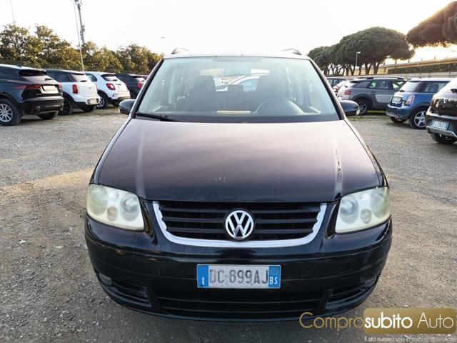 VOLKSWAGEN Touran Nero pastello