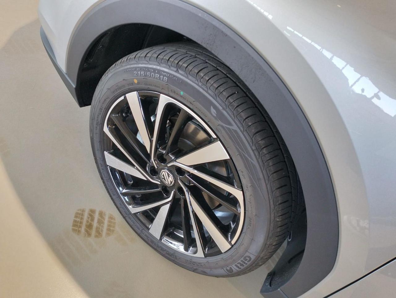 MG ZS 1.5 Hybrid+ Luxury - 20