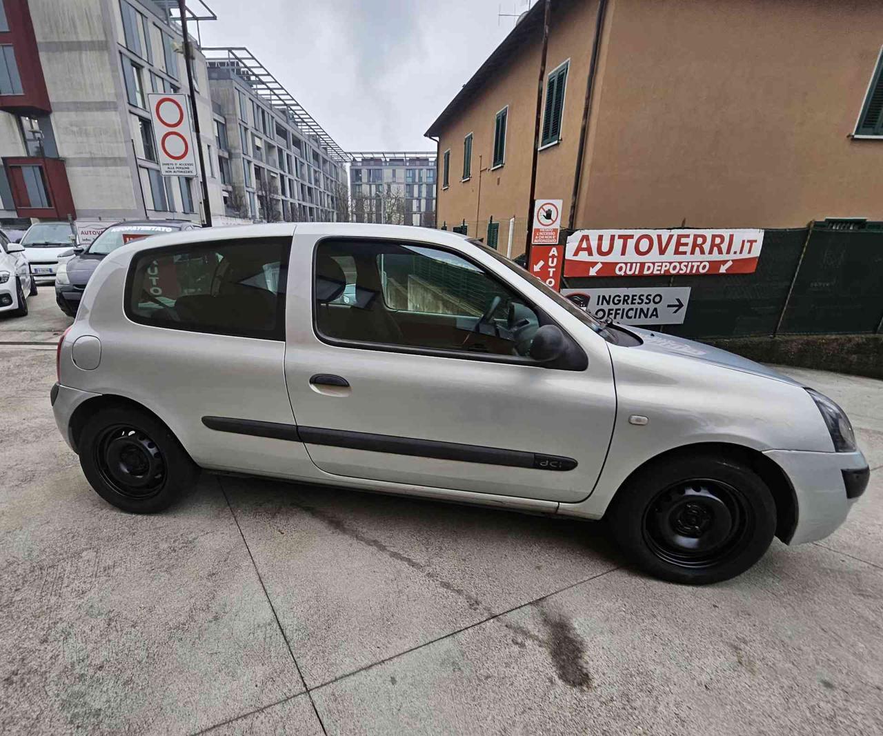 RENAULT Clio 1.5 dCi 82CV cat 5 porte Limited GANCIO TRAINO - 4