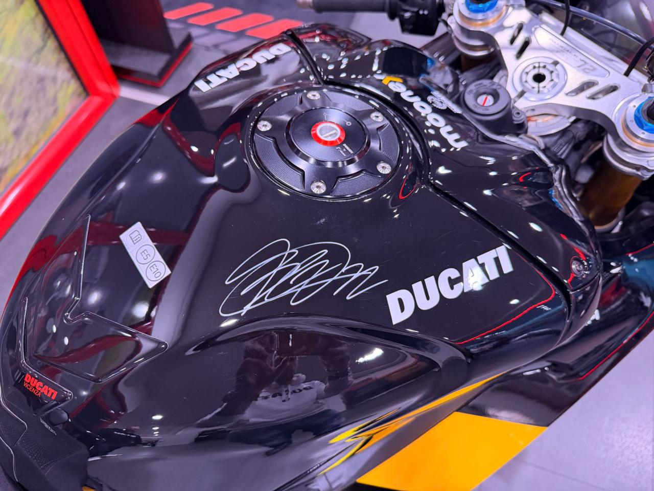 DUCATI Panigale V4 V4 BEZZECCHI 2023 RACING REPLICA - 12