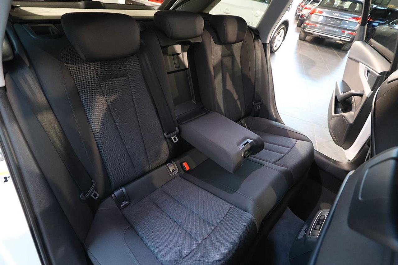 AUDI A4 35 TFSI Avant S-Tronic Business Advanced - 20