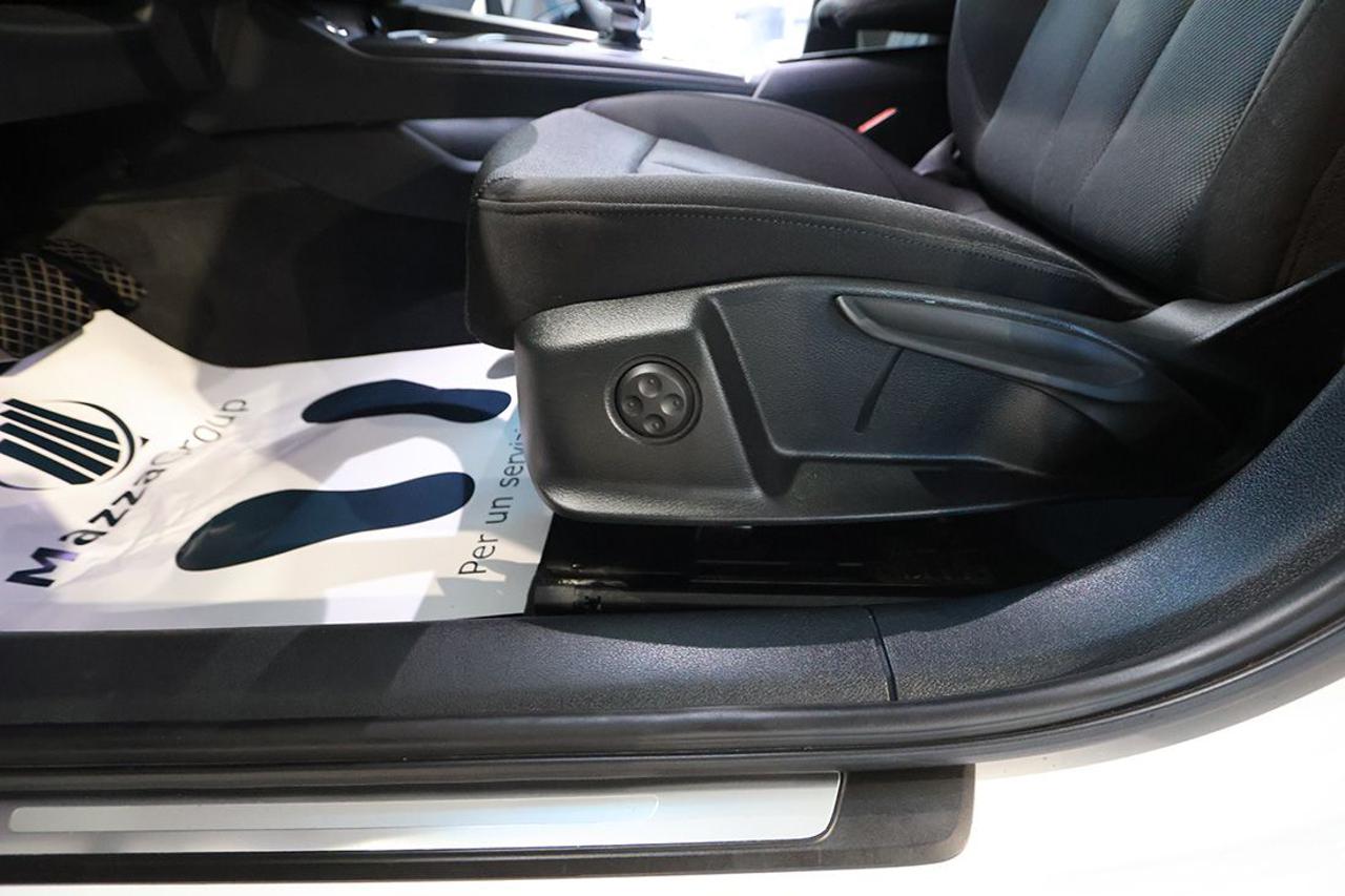 AUDI A4 35 TFSI Avant S-Tronic Business Advanced - 43