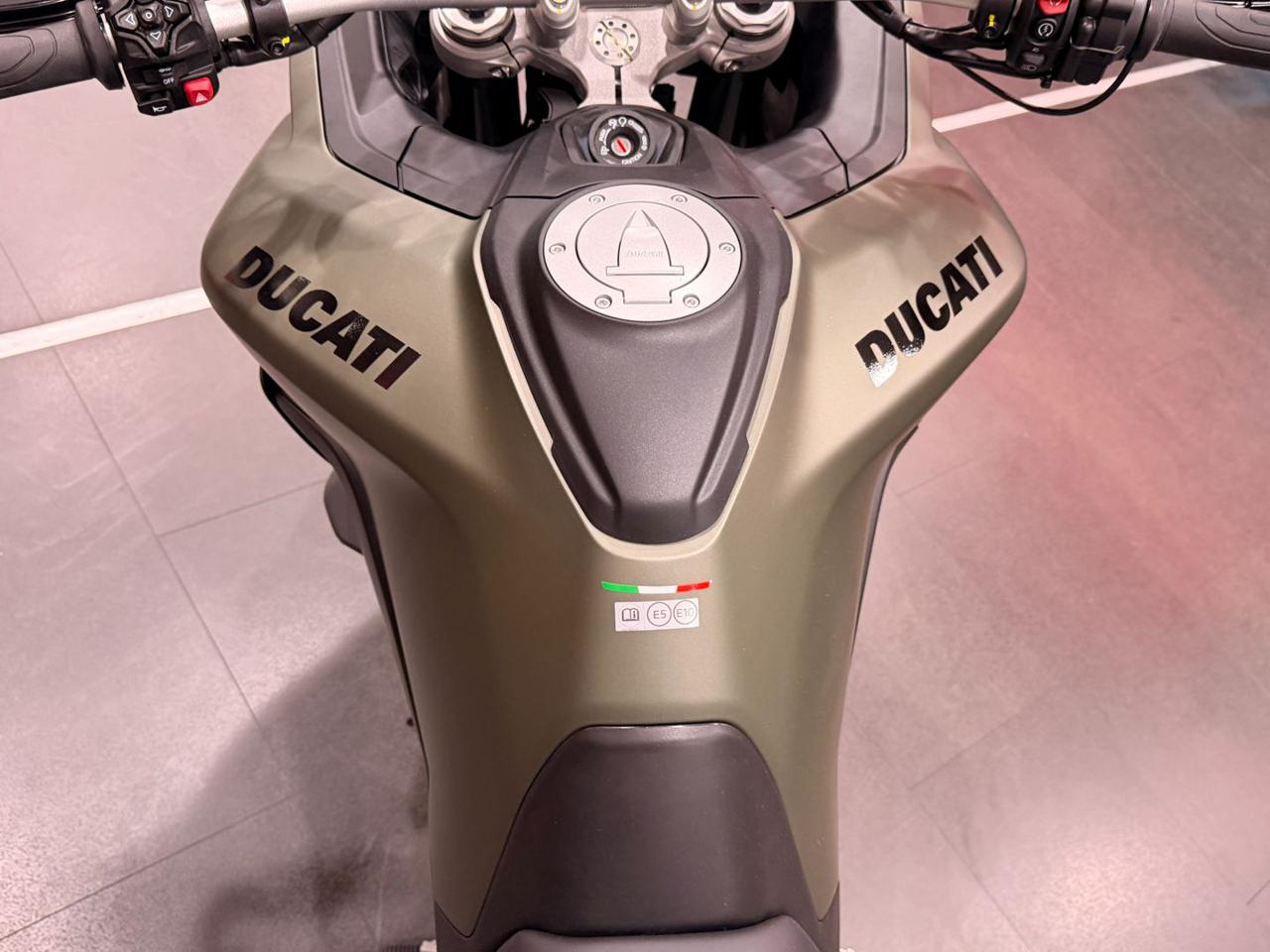 DUCATI Multistrada 950 V2 S TRAVEL STORM GREEN - 10