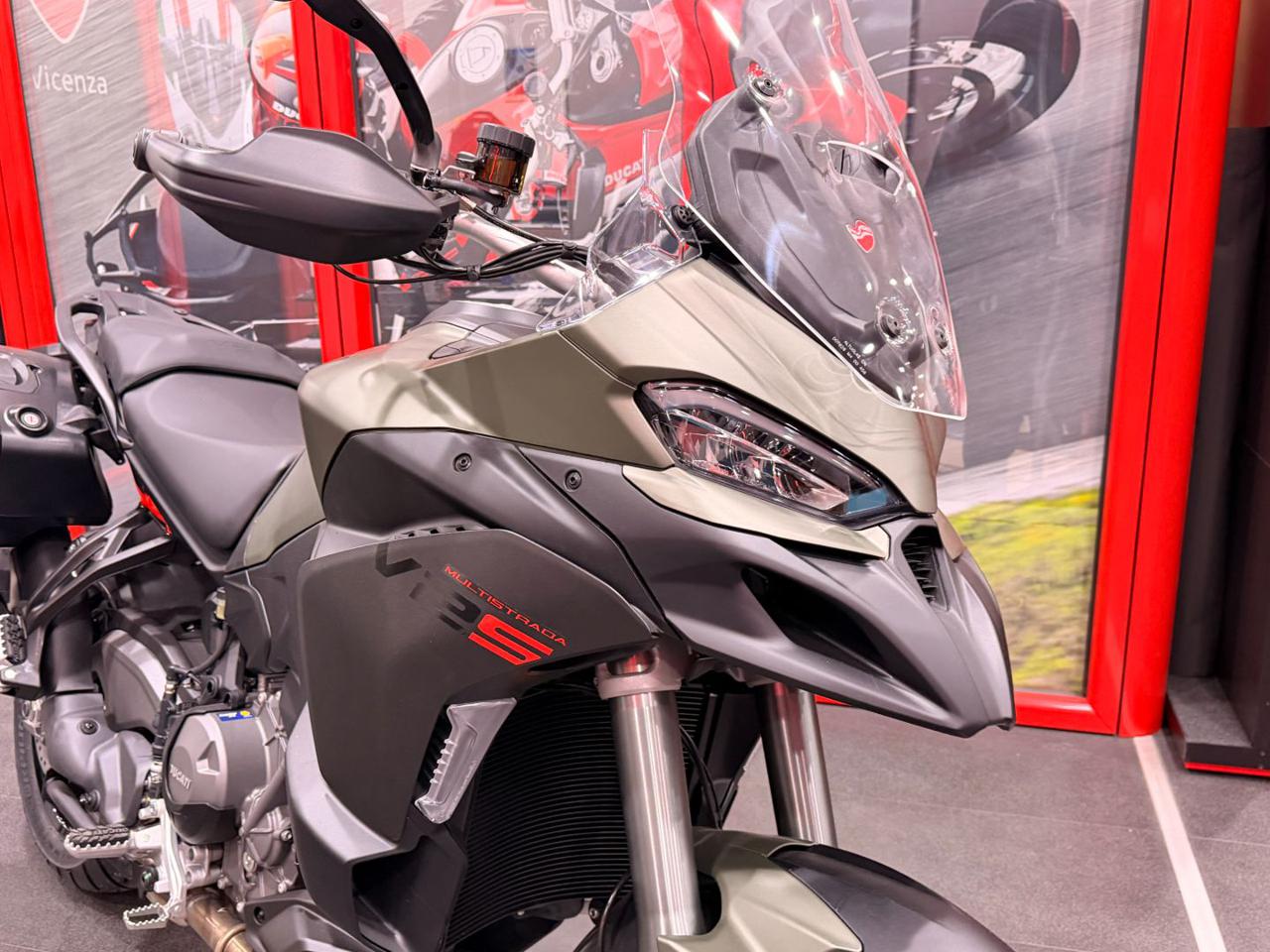 DUCATI Multistrada 950 V2 S TRAVEL STORM GREEN - 4