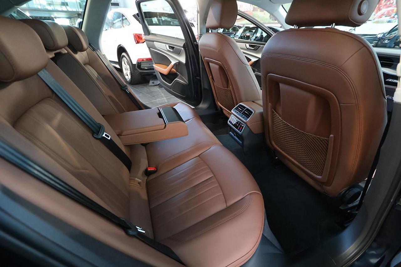 AUDI A6 40 TDI Avant Quattro ultra S-Tronic Busin. Design - 19