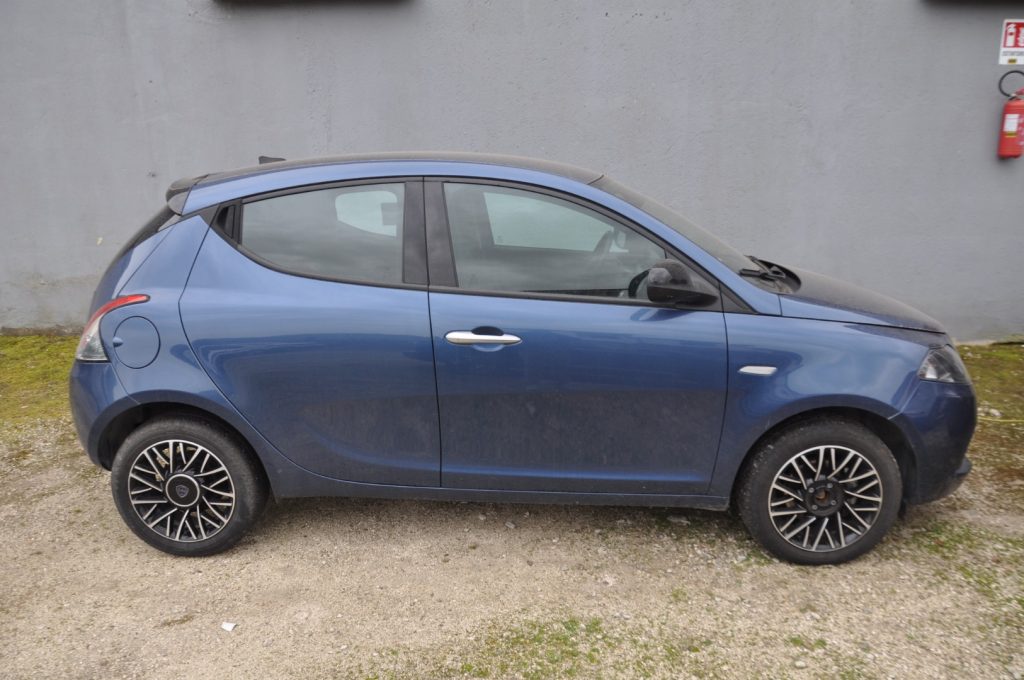 LANCIA Ypsilon 1.0 FireFly 5 porte S&S Hybrid Platino - 2