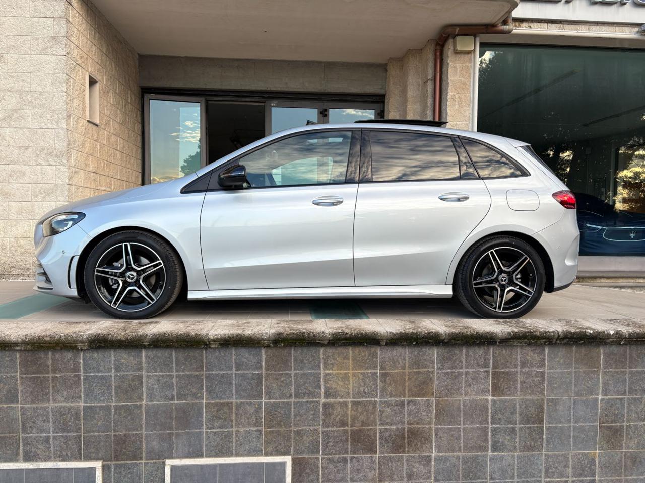 MERCEDES-BENZ B 180 d Automatic AMG Line Premium Pack Night - 8