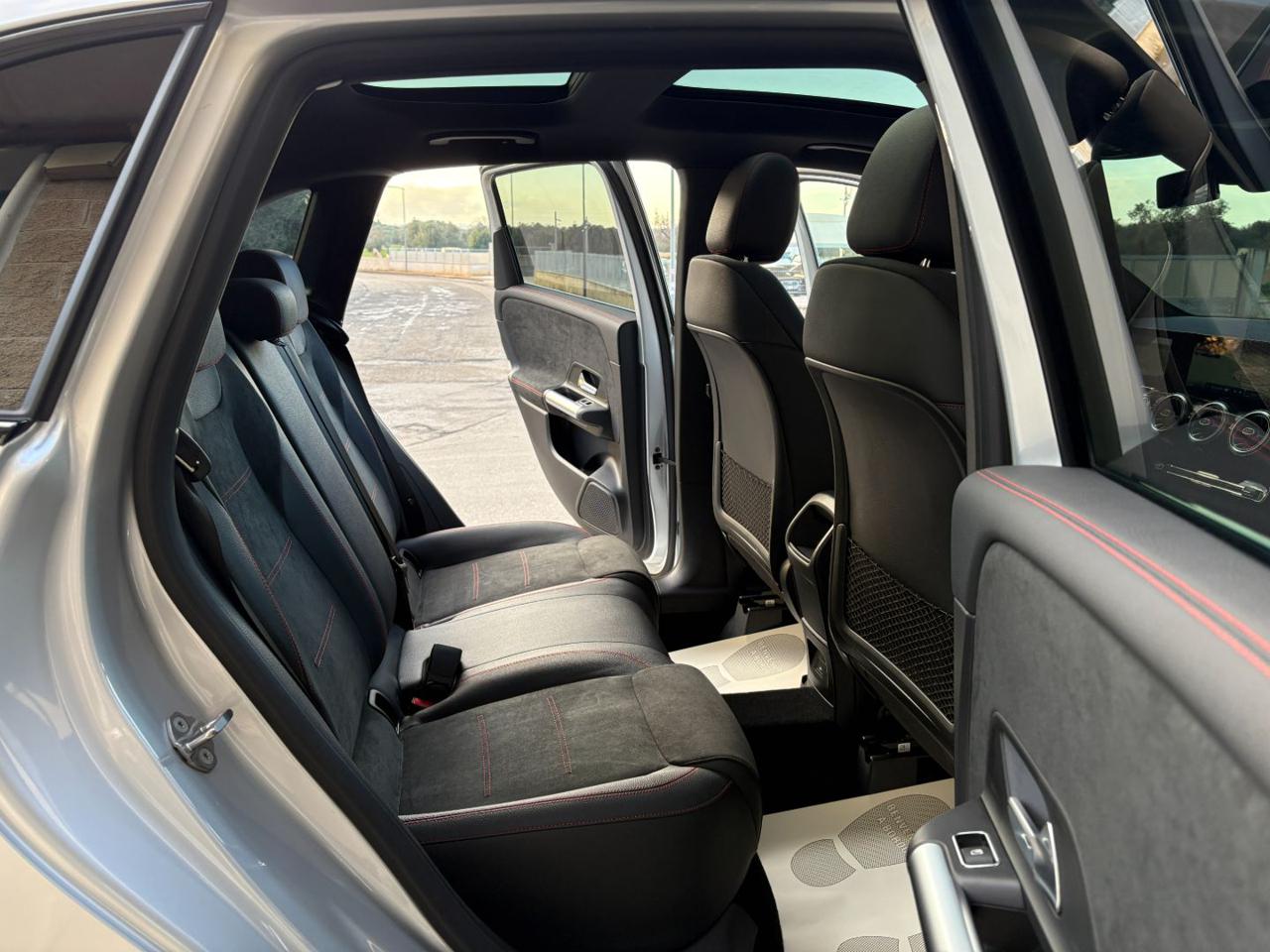 MERCEDES-BENZ B 180 d Automatic AMG Line Premium Pack Night - 13