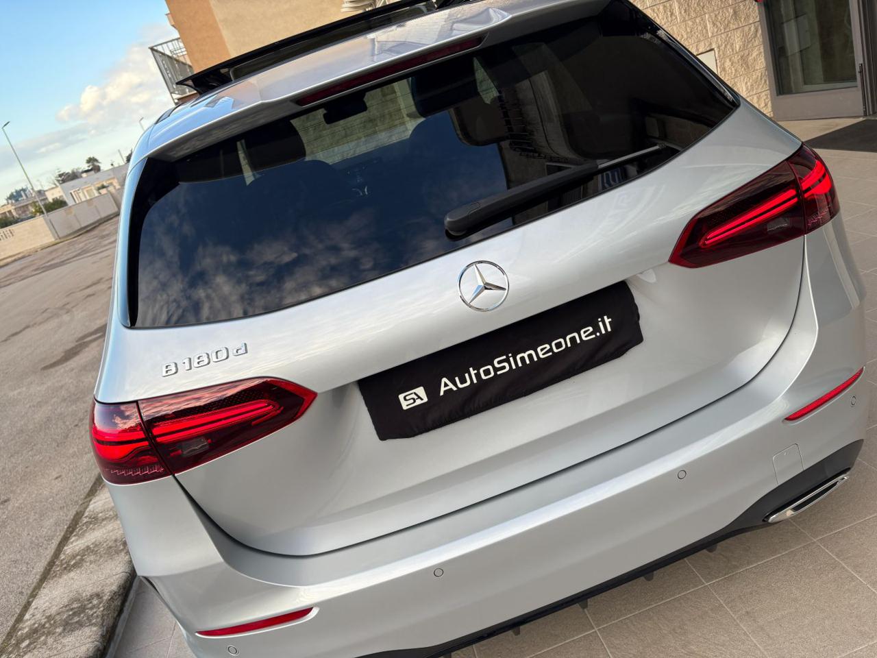 MERCEDES-BENZ B 180 d Automatic AMG Line Premium Pack Night - 36