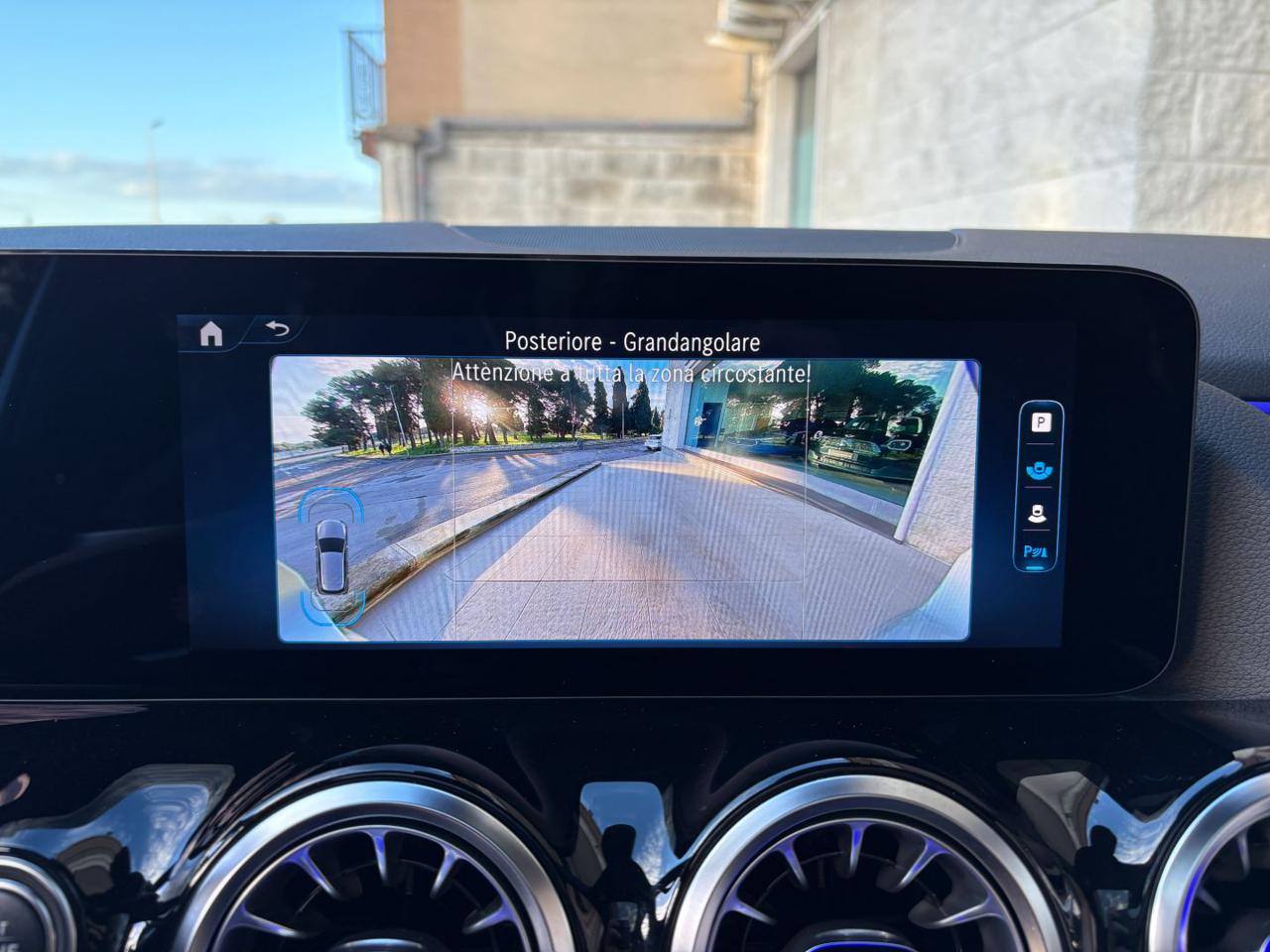 MERCEDES-BENZ B 180 d Automatic AMG Line Premium Pack Night - 18