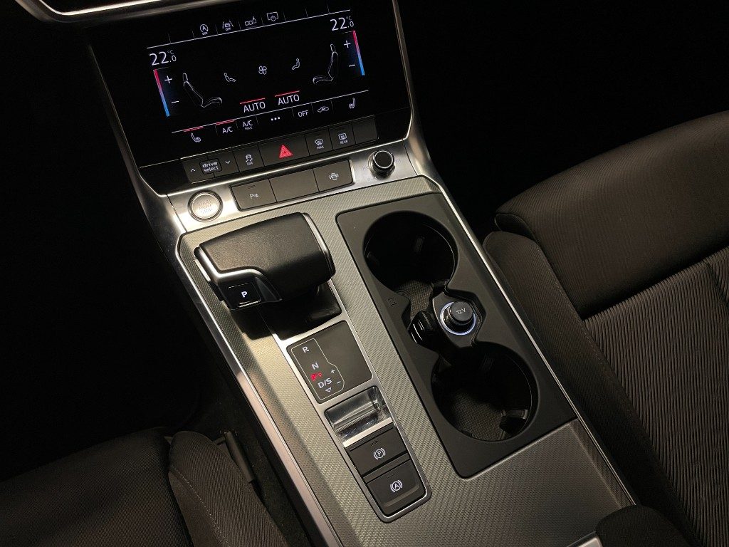 AUDI A6 Avant 45 2.0 TFSI S tronic Business - 16