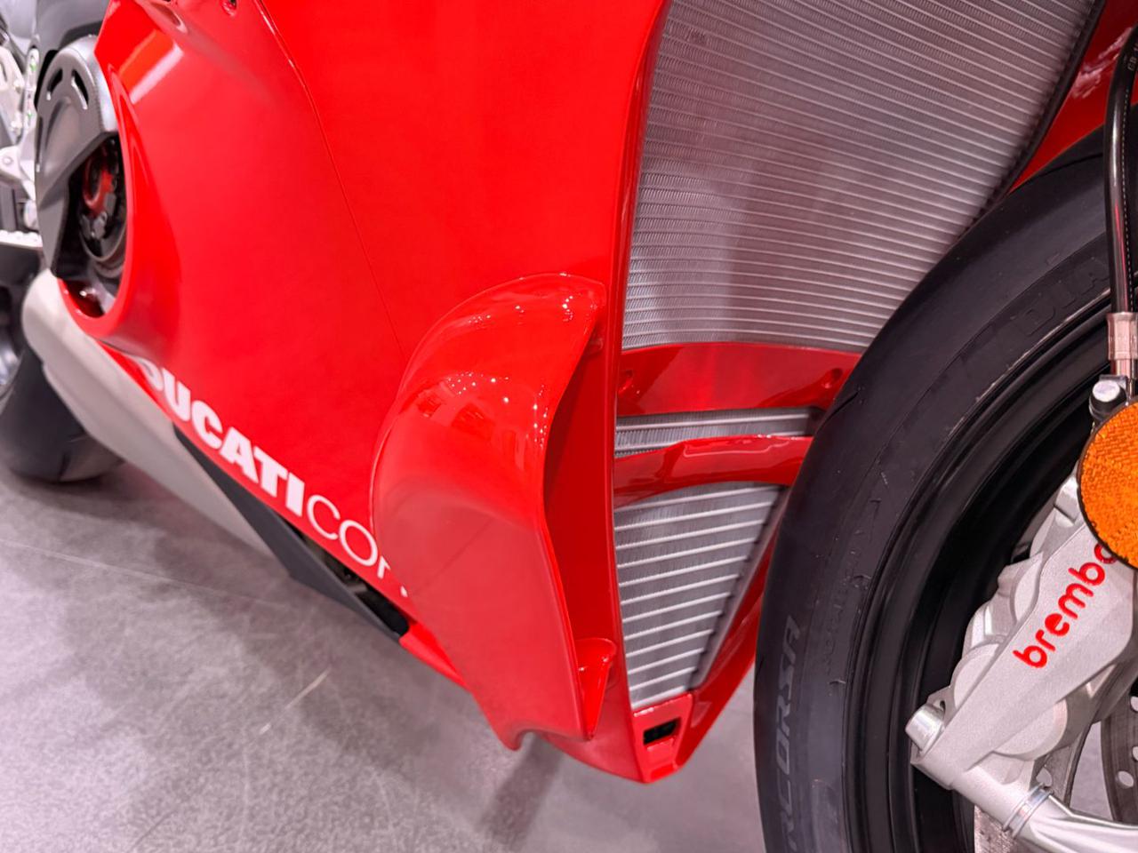 DUCATI Panigale V4 R - 6